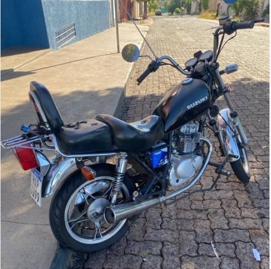 Vendo moto Suzuki intruder 125 - Imagem 2