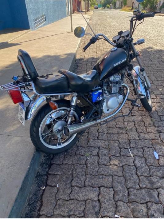 Vendo moto Suzuki intruder 125 - Imagem 3