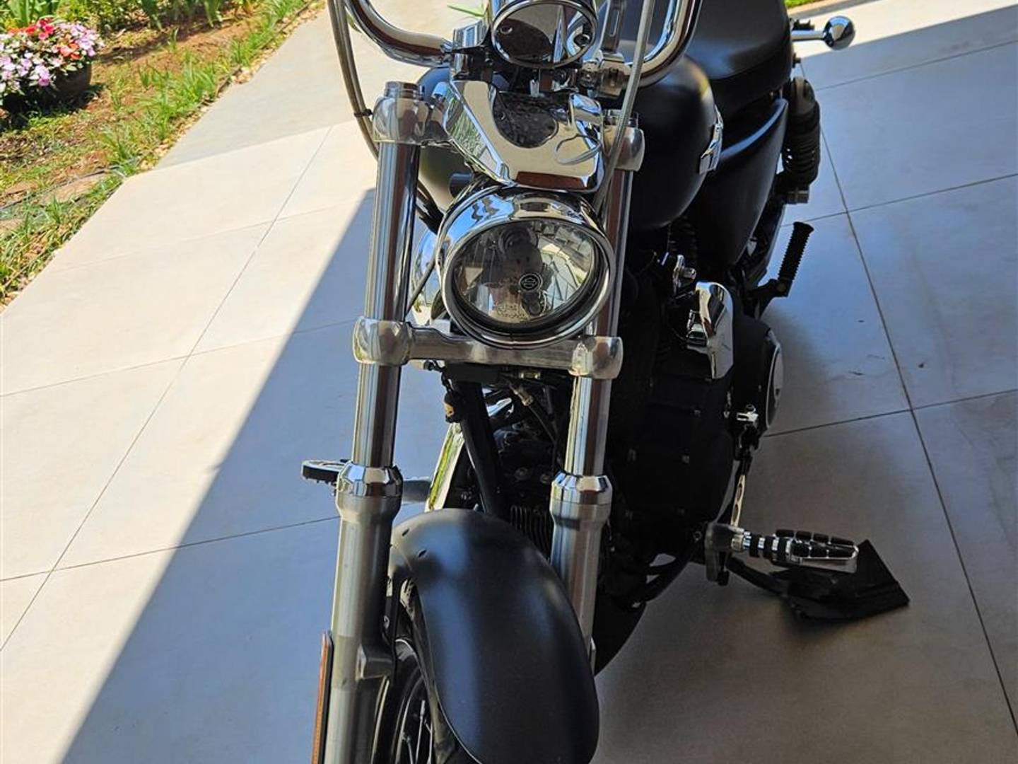 Harley-Davidson Sportster 1200 Custom CB Limited - Imagem 2