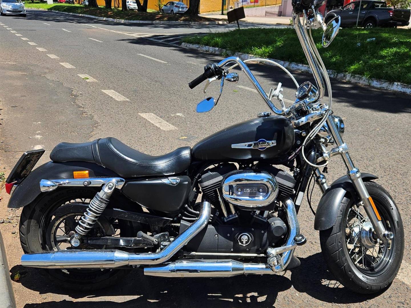 Harley-Davidson Sportster 1200 Custom CB Limited - Imagem 3