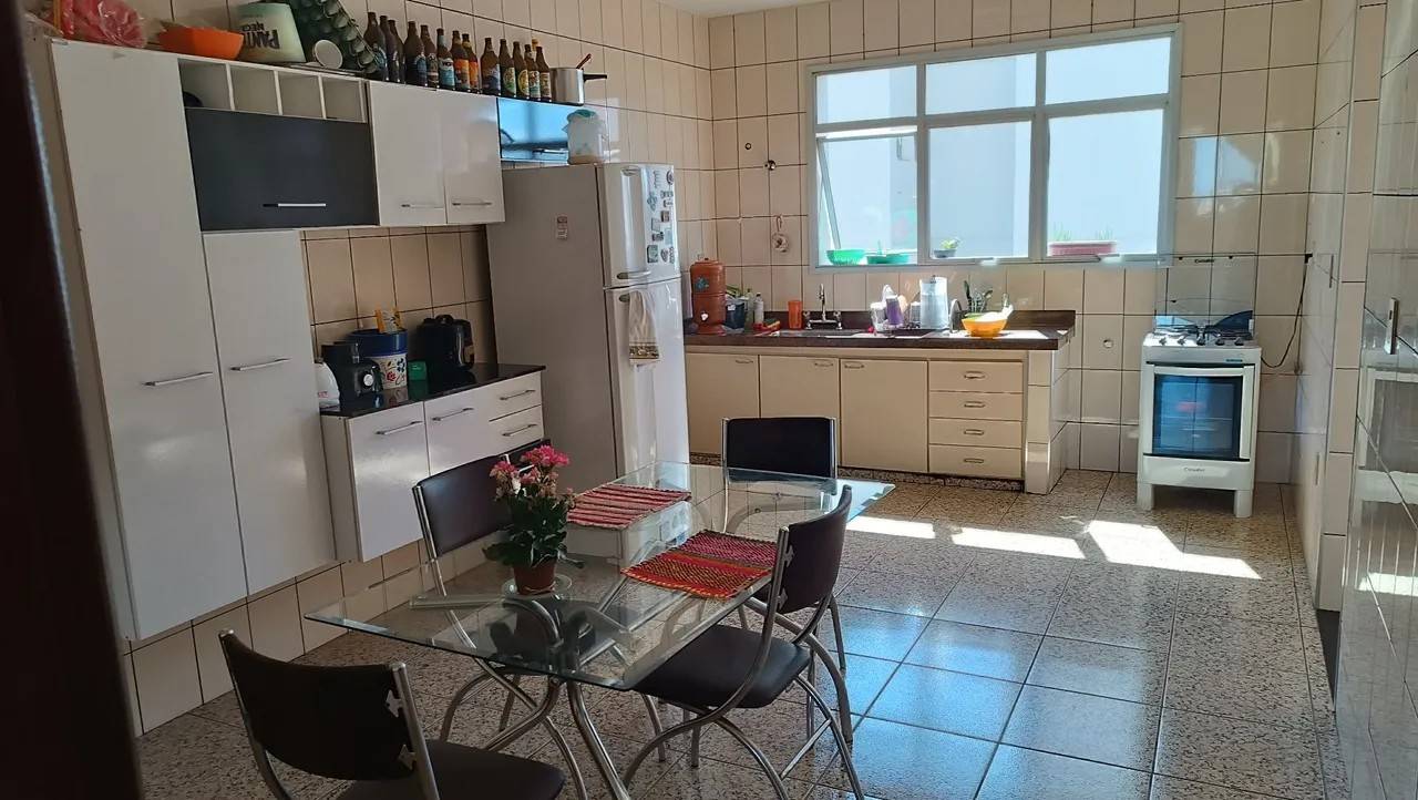 Alugo quarto Centro - Imagem 2