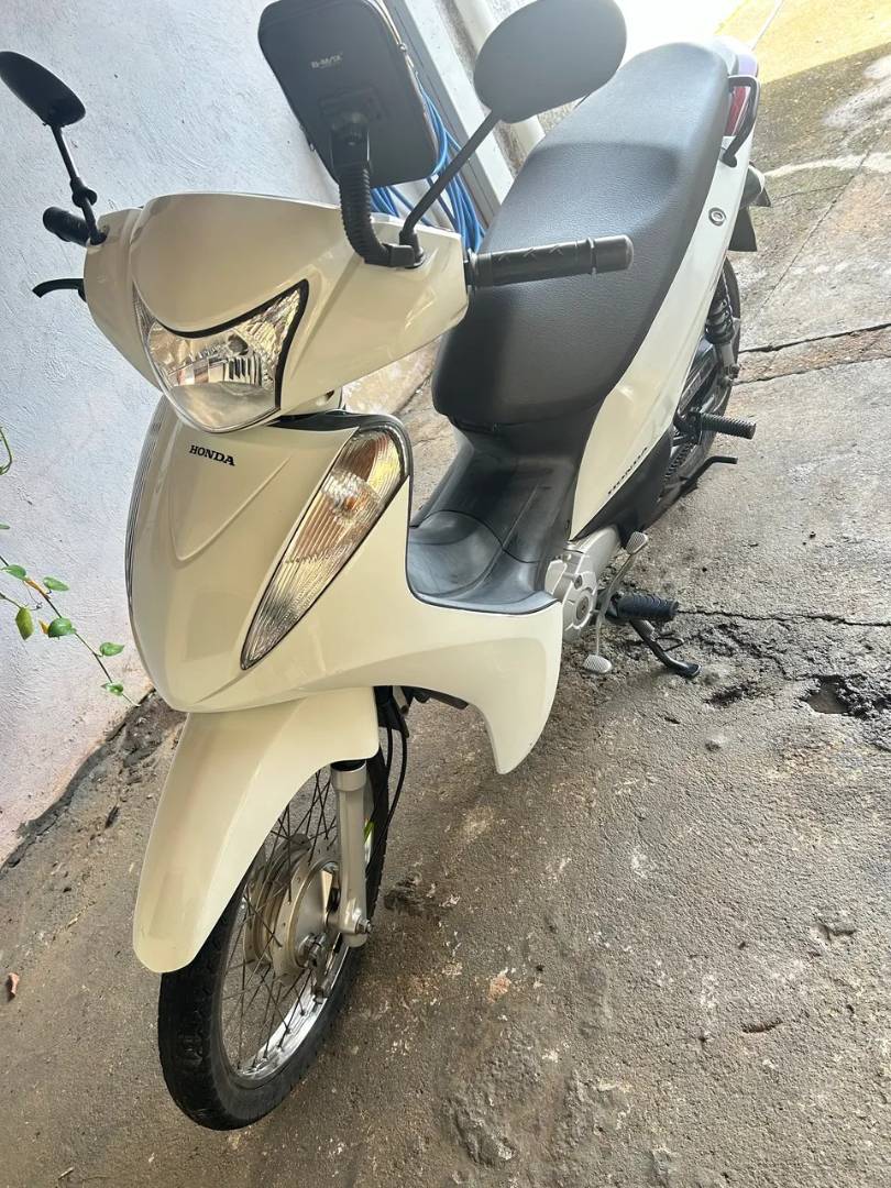 HONDA BIZ 2017 em ótimo estado - Imagem 2