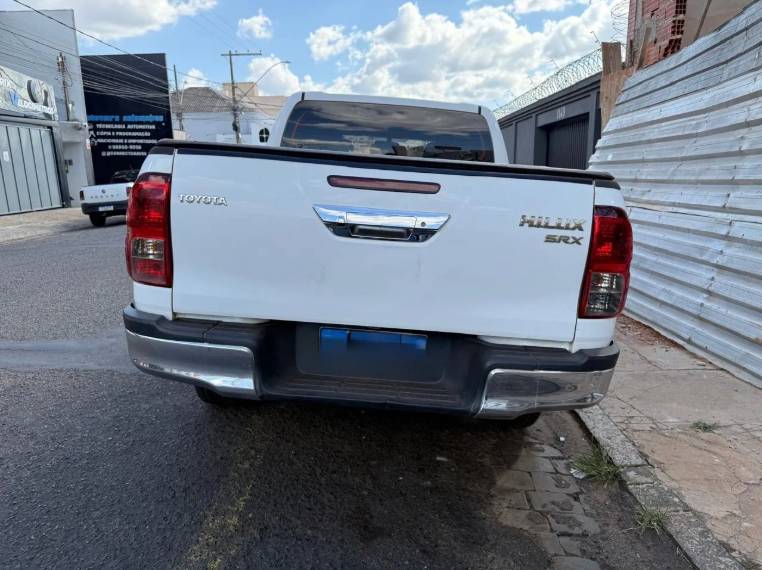Toyota Hilux CD SRX 4X4 2.8 TDI 16V Diesel Aut. - Imagem 4