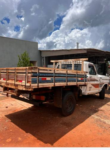 Ford F-1000 S. S. Diesel / S.s. Diesel Turbo 1985 - Imagem 4