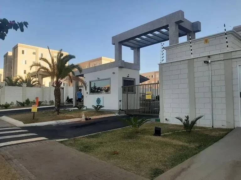 Apartamento térreo com área externa privativa