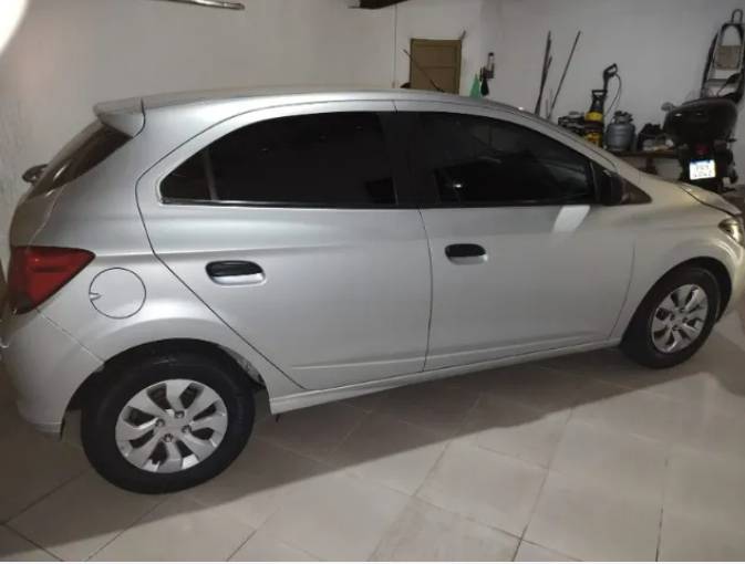 Chevrolet Onix JOY Hatch 1.0 8V Flex Mec. 4P 2019 - Imagem 7