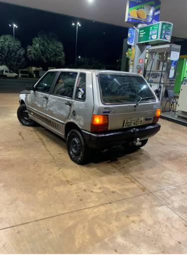 Fiat Uno Mille 1.0 Fire/ F.flex/ Economy 4P 2002 - Imagem 3