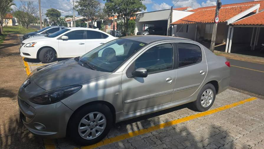 Peugeot 207 Sed. Passion XR Sport 1.4 Flex 8V 4P 2013 - Imagem 3