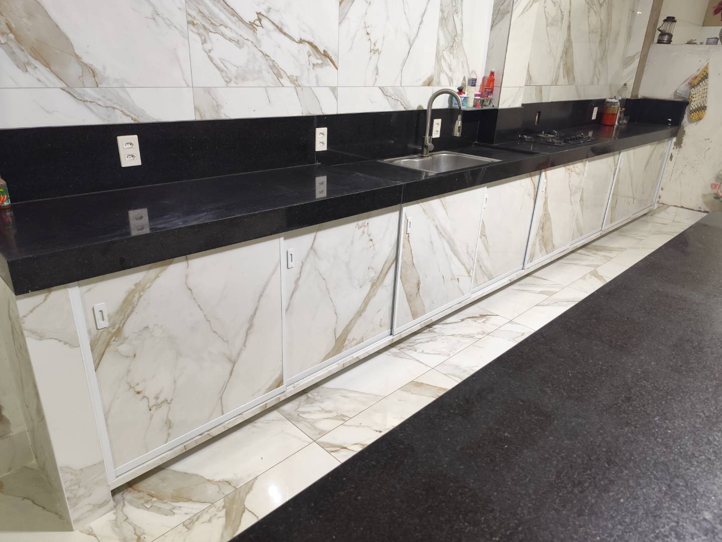 Pias e bancadas em porcelanato  - Imagem 4