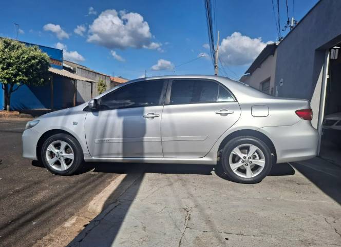 Toyota Corolla XEI 2.0 Flex 16V Aut. 2014 - Imagem 3