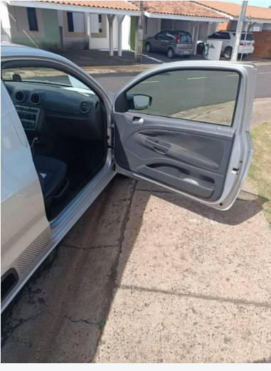 Volkswagen Saveiro Trendline 1.6 T.flex 8V 2015 - Imagem 6