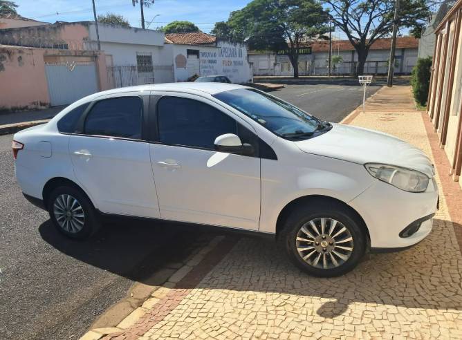 Fiat Grand Siena Attrac. 1.4 EVO F.flex 8V 2016 - Imagem 3