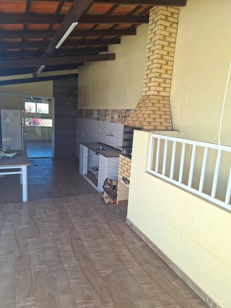 Linda casa no bairro Cidade Jardim. Para quem gosta de casa com janela - Imagem 7