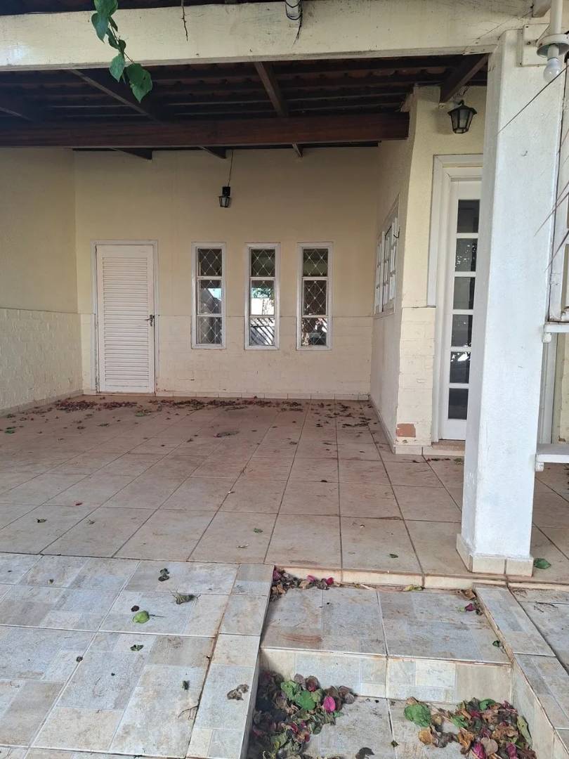 Linda casa no bairro Cidade Jardim. Para quem gosta de casa com janela - Imagem 4