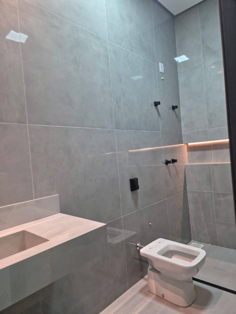 Casa muito ampla e segura... - Imagem 9