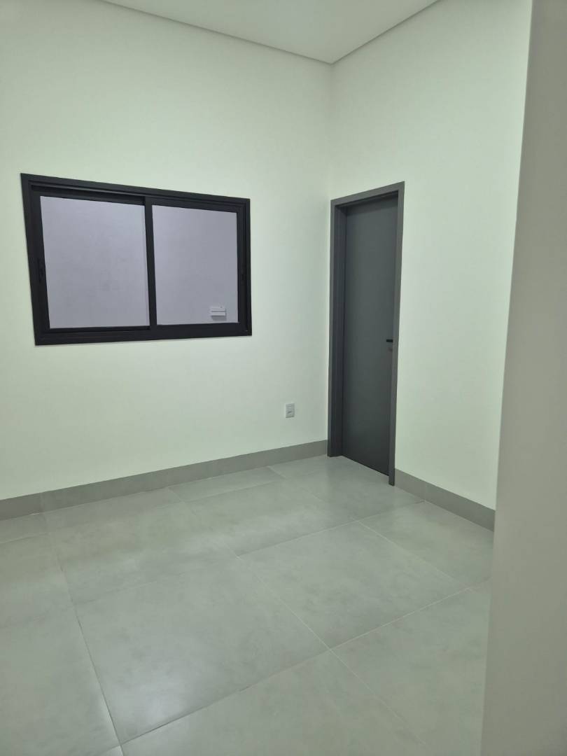 Casa muito ampla e segura... - Imagem 2