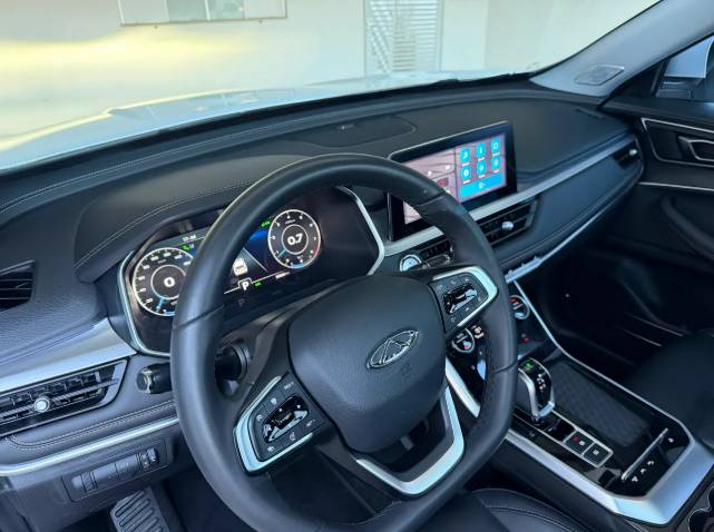 Chery Tiggo 8 MAX Drive 1.6 Turbo Aut. 2025 35.000 km  - Imagem 3