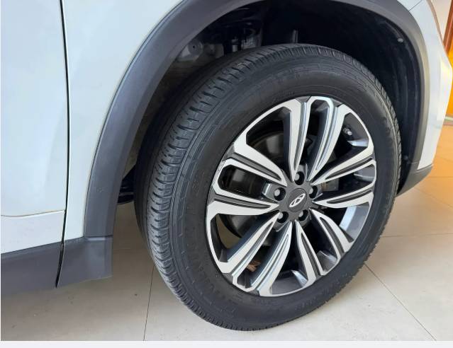 Chery Tiggo 8 MAX Drive 1.6 Turbo Aut. 2025 35.000 km  - Imagem 4