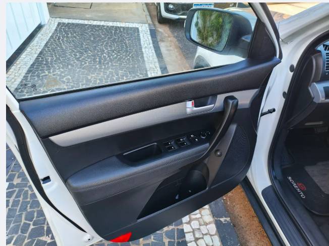 Kia Motors Sorento 2.4 16V 4X2 Aut. 2015 - Imagem 6