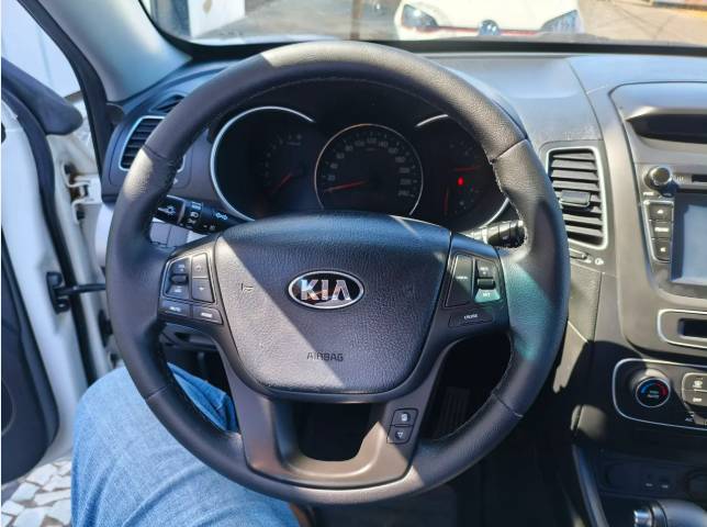 Kia Motors Sorento 2.4 16V 4X2 Aut. 2015 - Imagem 8