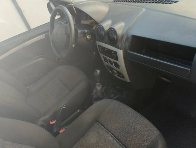 Renault Logan Expres./exp. UP Hi-flex 1.0 16V 4P 2010 - Imagem 5