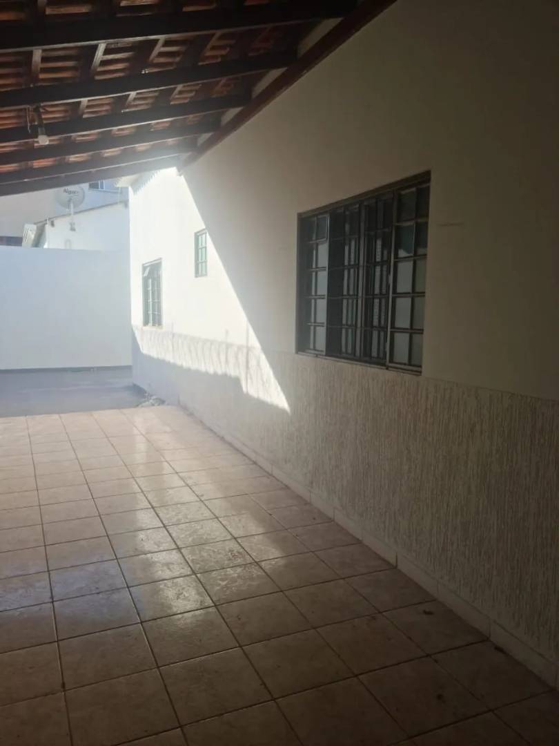 Alugo casa no Jardim Ozanam