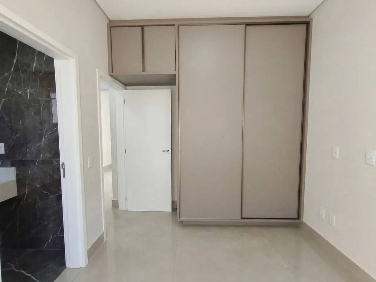 Alugo linda casa em condomínio fechado - Imagem 4
