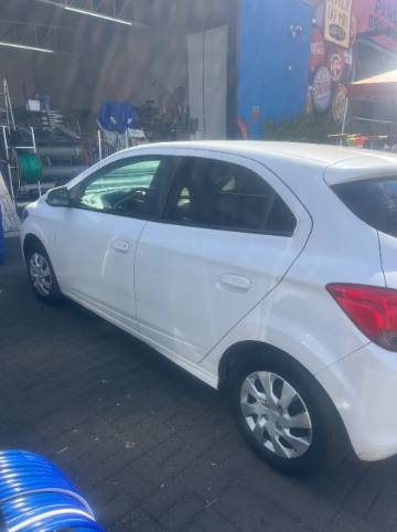 Chevrolet Onix JOY Hatch 1.0 8V Flex Mec. 4P 2019 - Imagem 2