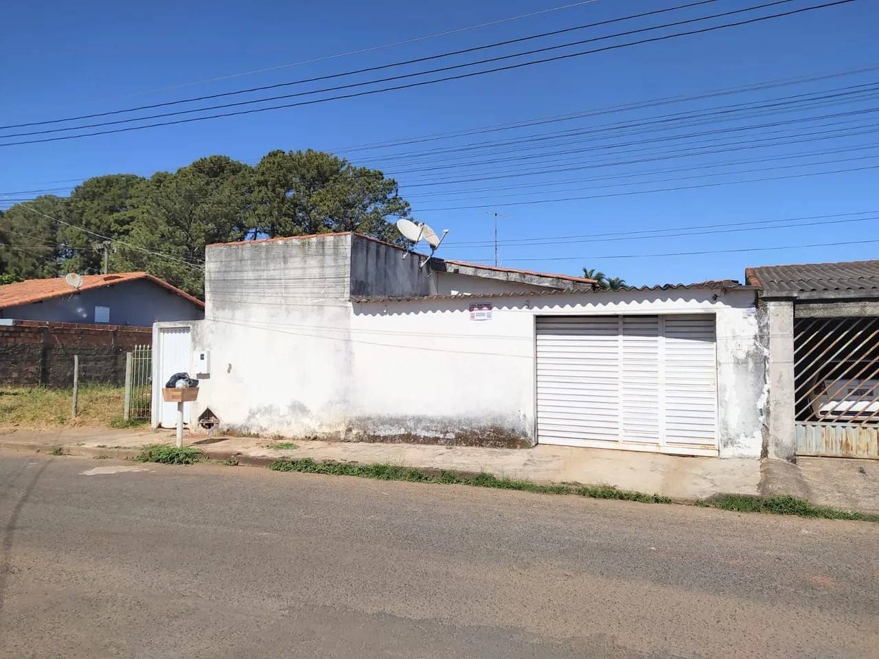 Alugo casa grande, no bairro Ipanema, a 500m da entrada do novo aeropo