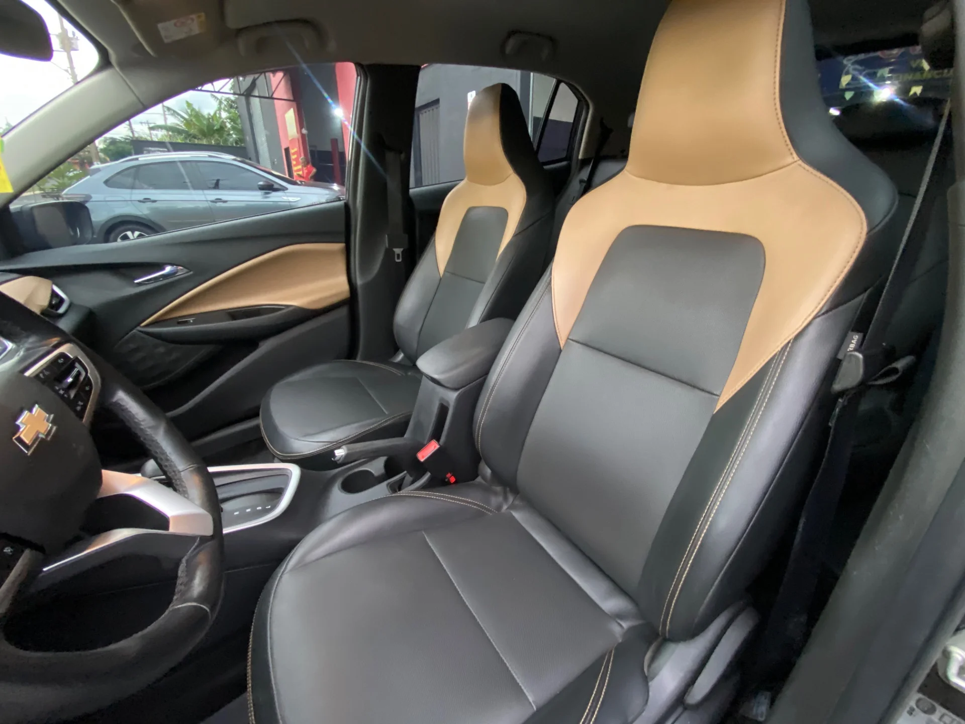 CHEVROLET ONIX 1.0 TURBO FLEX PREMIER AUTOMÁTICO - Imagem 8