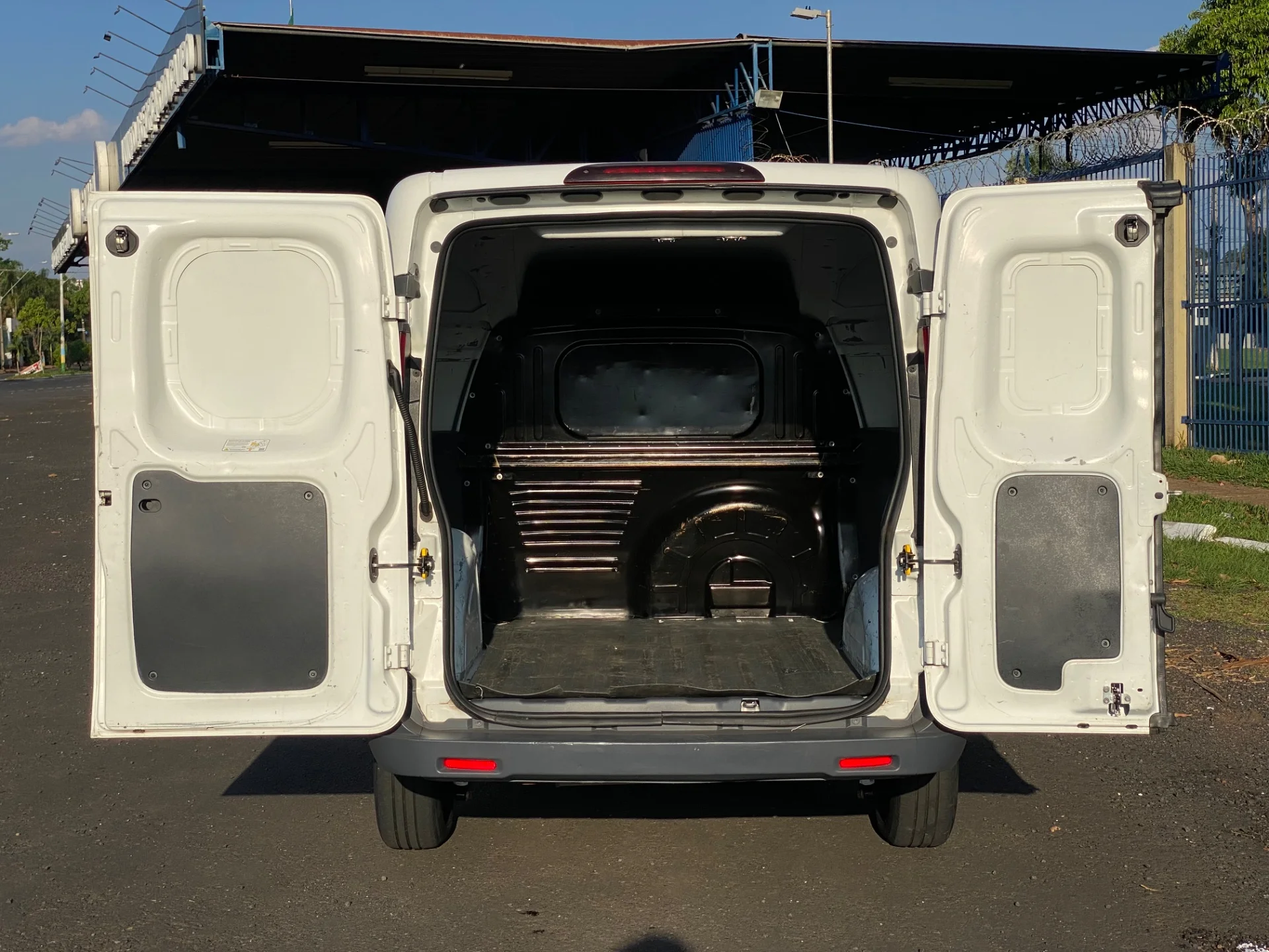 FIAT FIORINO 1.4 MPI FURGÃO HARD WORKING 8V FLEX 2P MANUAL - Imagem 7
