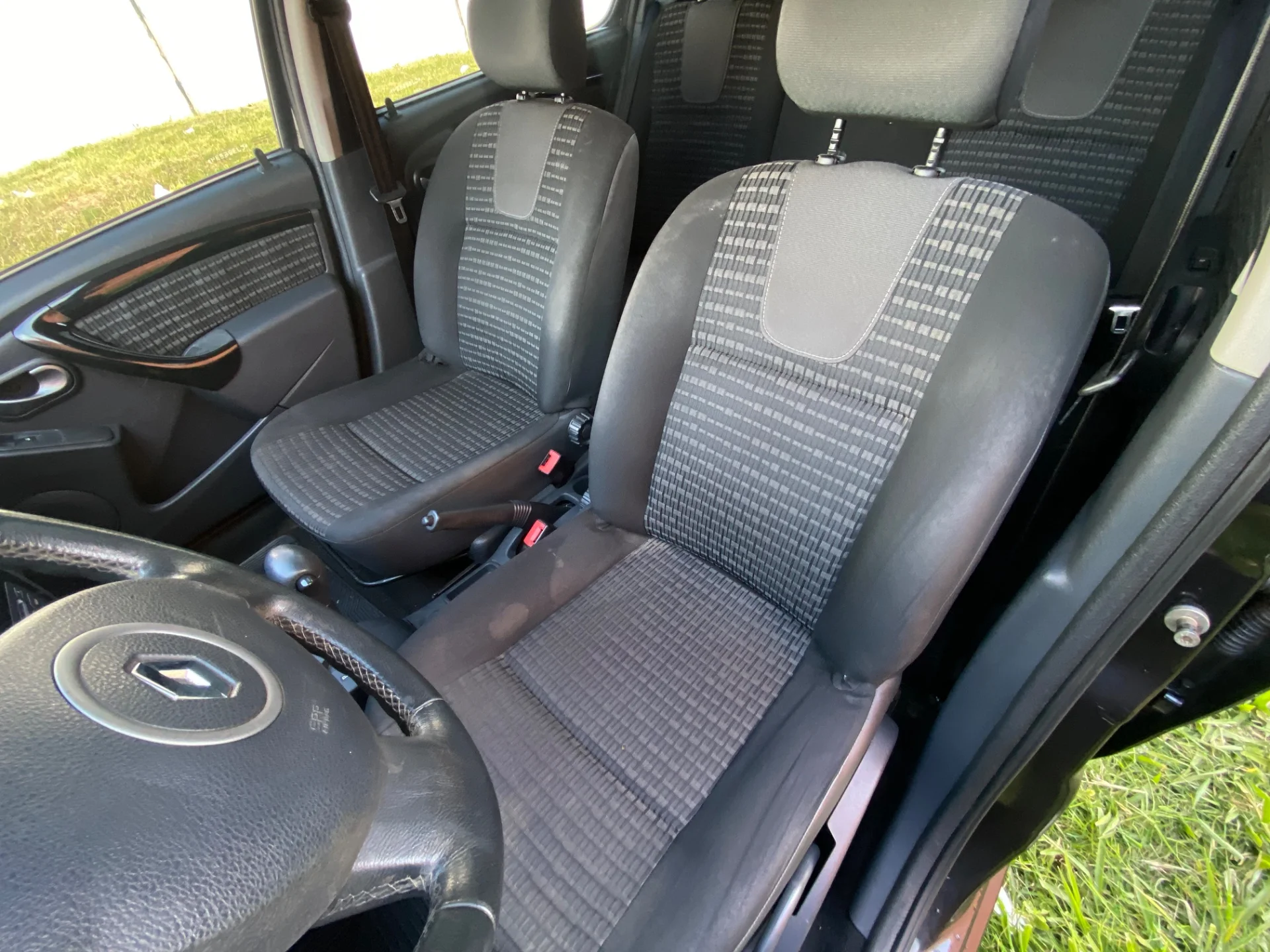 RENAULT SANDERO 1.6 PRIVILÉGE 16V FLEX 4P AUTOMÁTICO - Imagem 7