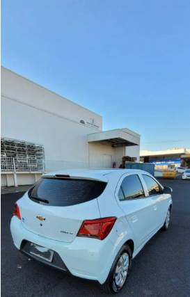 Chevrolet Onix Hatch LT 1.0 8V Flex Mec. 4P 2017 - Imagem 2