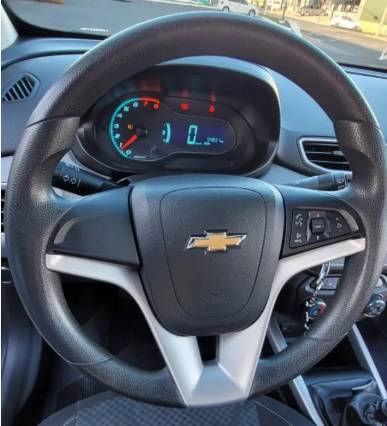 Chevrolet Onix Hatch LT 1.0 8V Flex Mec. 4P 2017 - Imagem 6