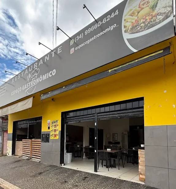 Restaurante no Jardim das Palmeiras